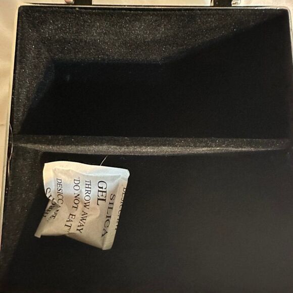 Shiny Jewelry Box - Picture 4 of 9